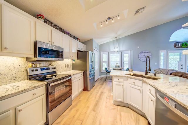 15055 Oak Chase Court, Wellington, FL 33414