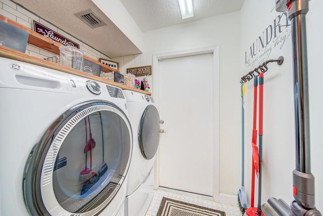 15055 Oak Chase Court, Wellington, FL 33414