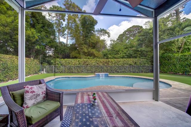 15055 Oak Chase Court, Wellington, FL 33414