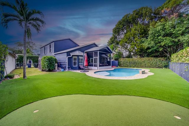 15055 Oak Chase Court, Wellington, FL 33414