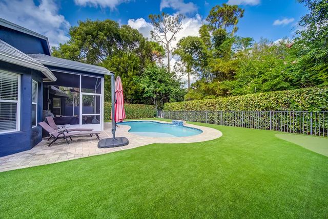 15055 Oak Chase Court, Wellington, FL 33414