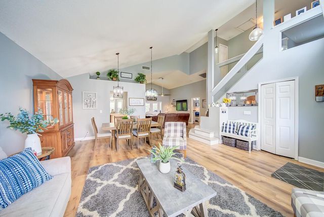 15055 Oak Chase Court, Wellington, FL 33414