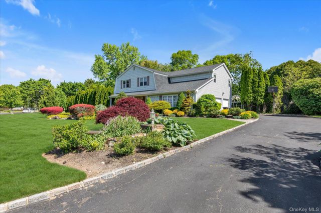 4 Toga Court, East Northport, NY 11731