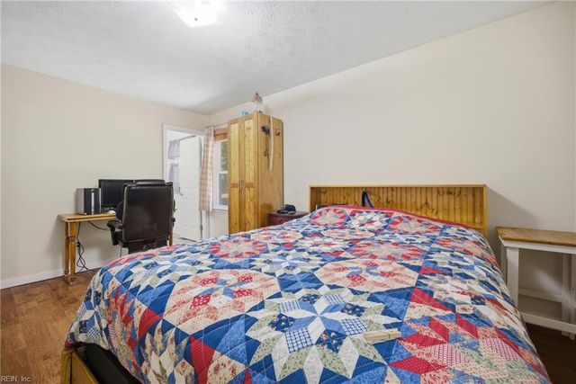 7133 Lord Carrington DR, Gloucester, VA 23061