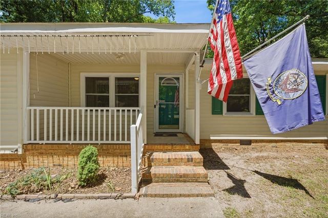 7133 Lord Carrington DR, Gloucester, VA 23061