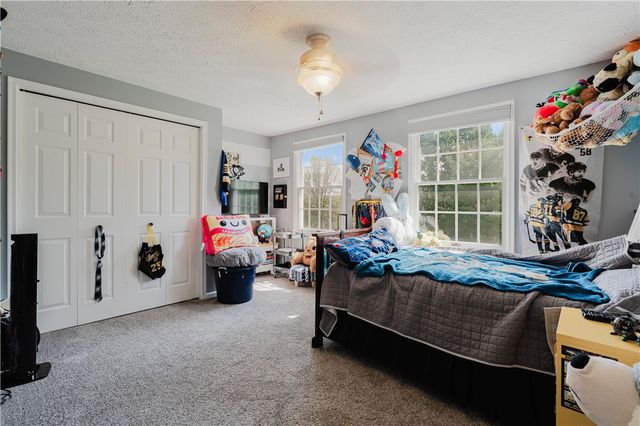 446 Anna Marie Dr, Cranberry Twp, PA 16066