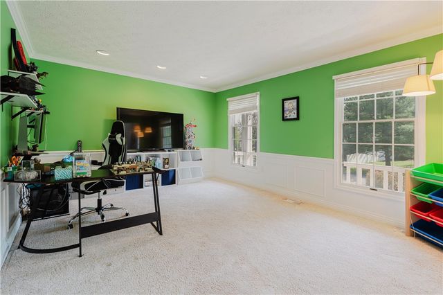 446 Anna Marie Dr, Cranberry Twp, PA 16066