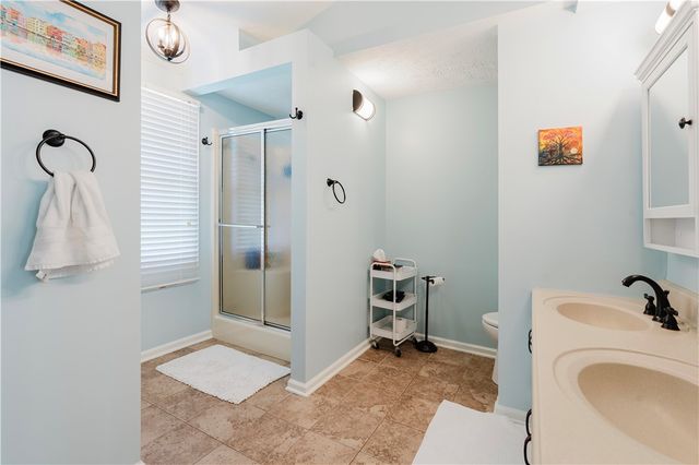 446 Anna Marie Dr, Cranberry Twp, PA 16066