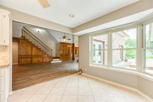 304 Arrowwood Street, Lake Jackson, TX 77566