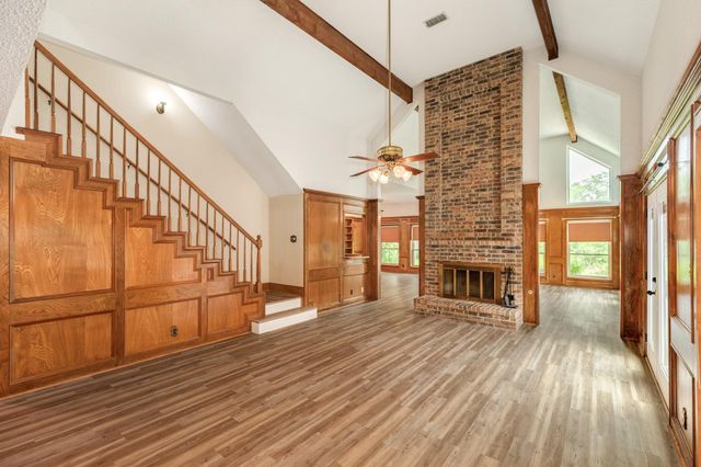 304 Arrowwood Street, Lake Jackson, TX 77566