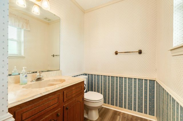 304 Arrowwood Street, Lake Jackson, TX 77566
