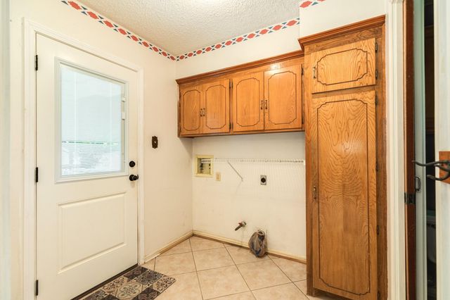 304 Arrowwood Street, Lake Jackson, TX 77566