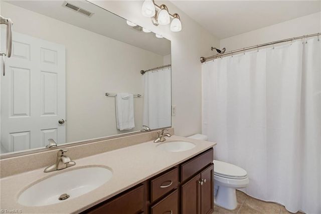 203 Southern Woods Drive, Winston-salem, NC 27107