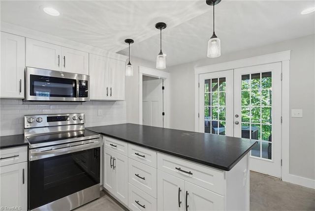 203 Southern Woods Drive, Winston-salem, NC 27107