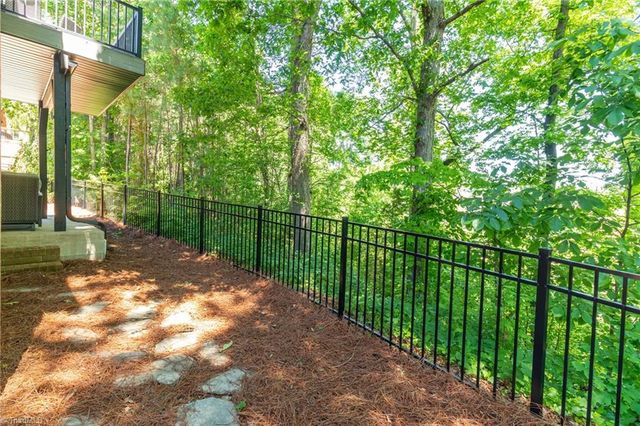 203 Southern Woods Drive, Winston-salem, NC 27107