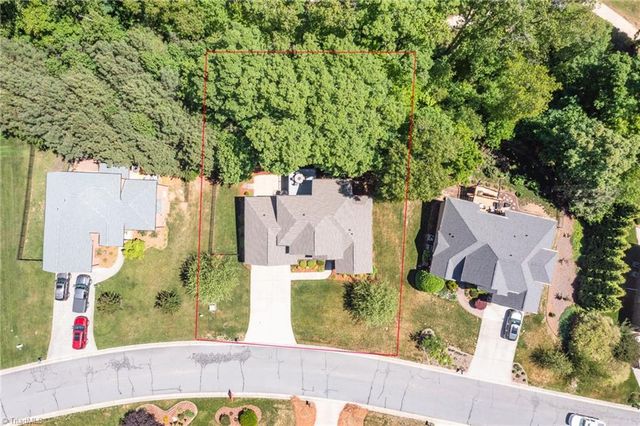 203 Southern Woods Drive, Winston-salem, NC 27107
