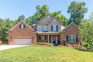 203 Southern Woods Drive, Winston-salem, NC 27107