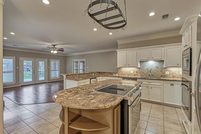 3322 Torrey Pines Drive, Montgomery, TX 77356