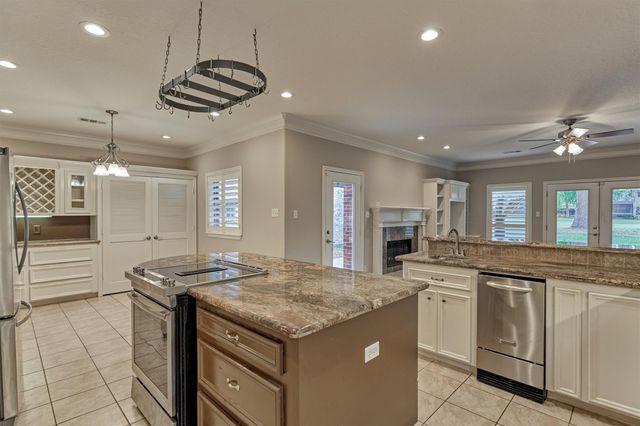 3322 Torrey Pines Drive, Montgomery, TX 77356