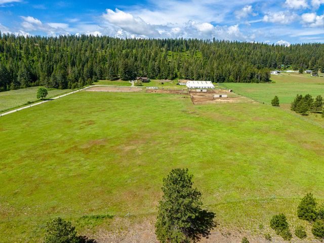 315942 N Hwy 2 Hwy, Elk, WA 99009