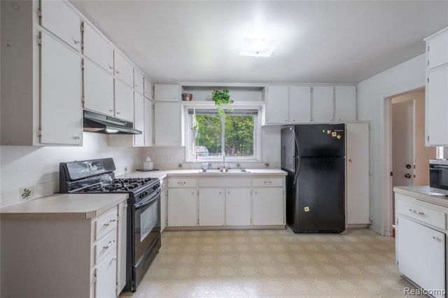 6395 Tanglewood Lane, Grand Blanc, MI 48439