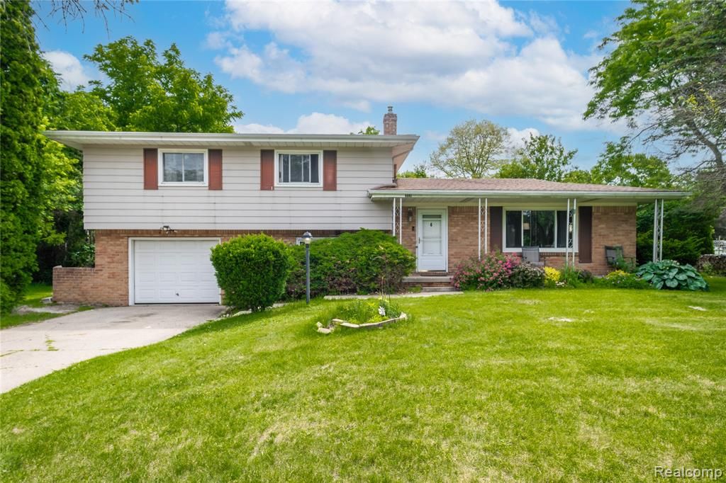 6395 Tanglewood Lane, Grand Blanc, MI 48439