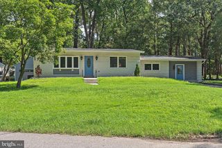 301 GREEN DR, Pasadena, MD 21122