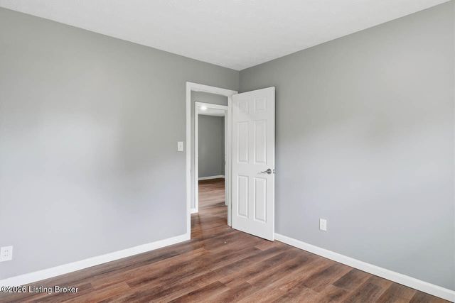 5120 Maryview Dr, Louisville, KY 40216