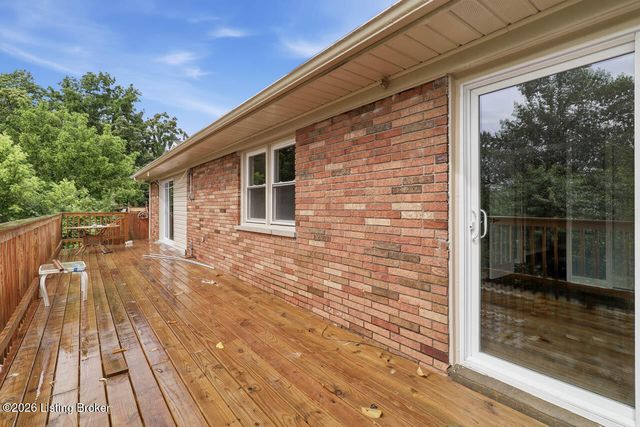 5120 Maryview Dr, Louisville, KY 40216