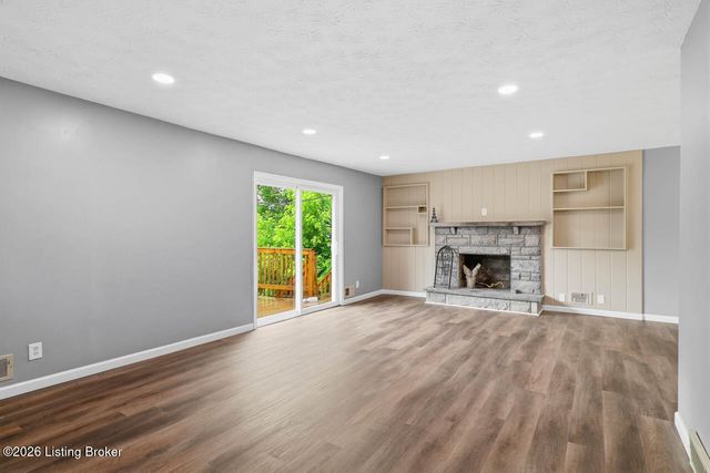 5120 Maryview Dr, Louisville, KY 40216