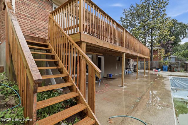 5120 Maryview Dr, Louisville, KY 40216