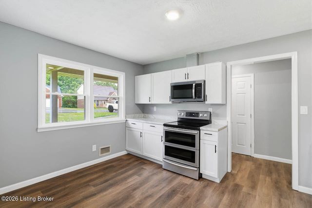 5120 Maryview Dr, Louisville, KY 40216