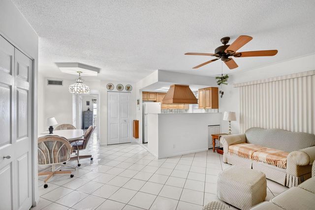 99 Bedford D, West Palm Beach, FL 33417
