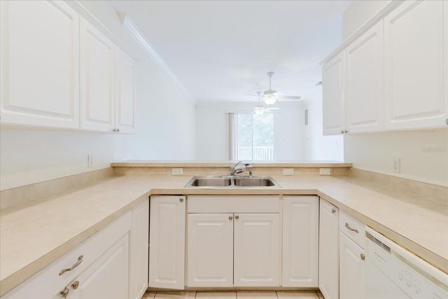 6825 S KISSIMMEE STREET, Tampa, FL 33616