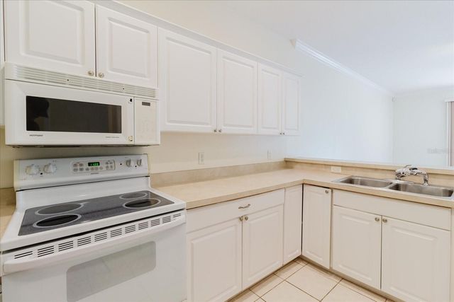 6825 S KISSIMMEE STREET, Tampa, FL 33616