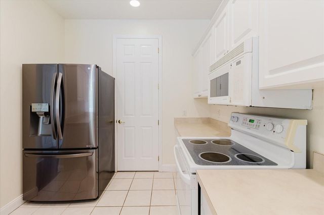 6825 S KISSIMMEE STREET, Tampa, FL 33616