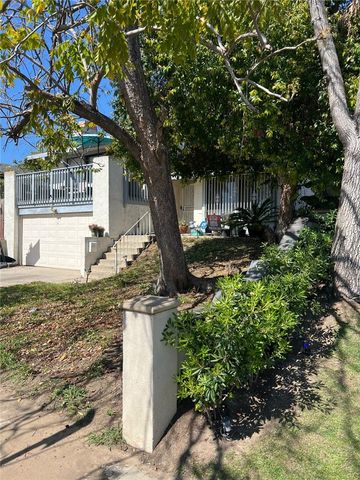 3641 E Esther, Long Beach, CA 90804