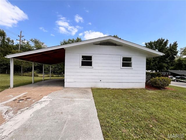 10501 Lilac Avenue, St Louis, MO 63137