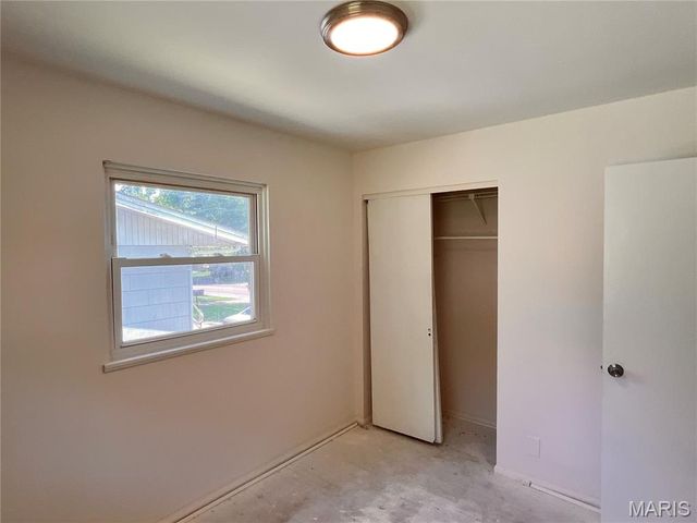 10501 Lilac Avenue, St Louis, MO 63137