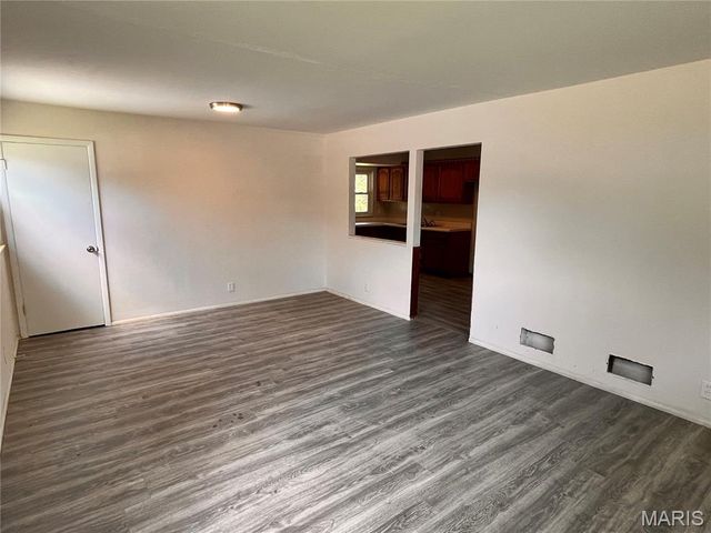 10501 Lilac Avenue, St Louis, MO 63137