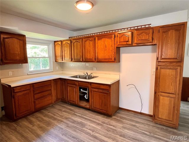 10501 Lilac Avenue, St Louis, MO 63137