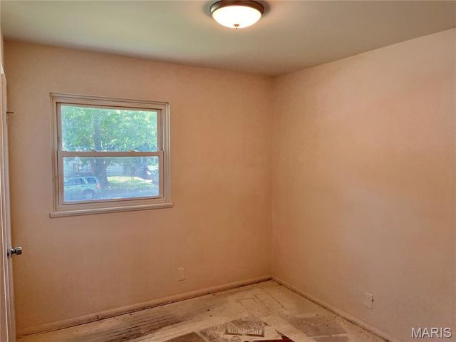 10501 Lilac Avenue, St Louis, MO 63137