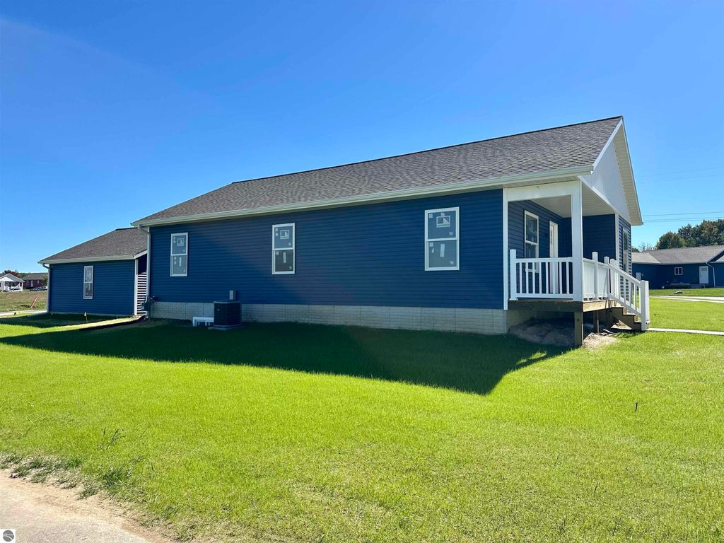 Image 3 of property listing at 1302 Umber Drive, Traverse City, MI 49696