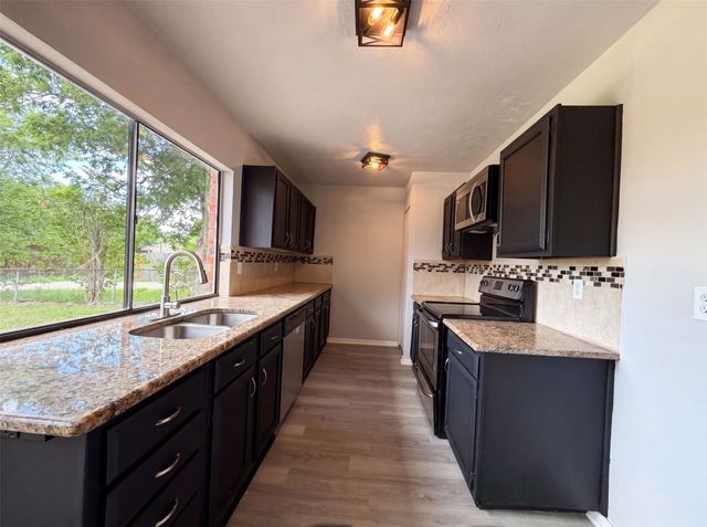 1906 Stockton Trail, Grand Prairie, TX 75052