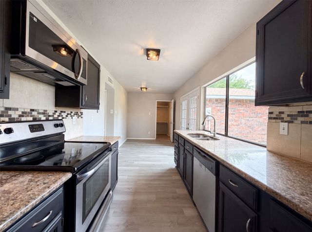 1906 Stockton Trail, Grand Prairie, TX 75052