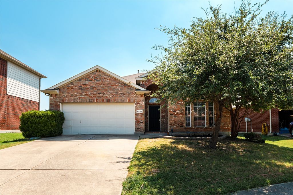 6536 Alexandra Meadows Drive, Fort Worth, TX 76131