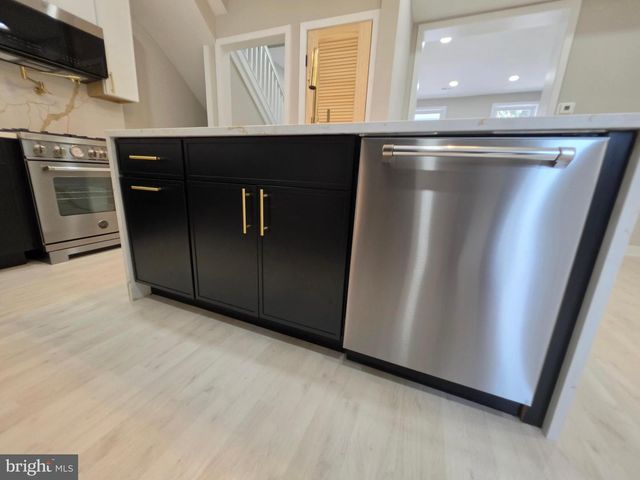 3220 WARDER ST NW, Washington, DC 20010
