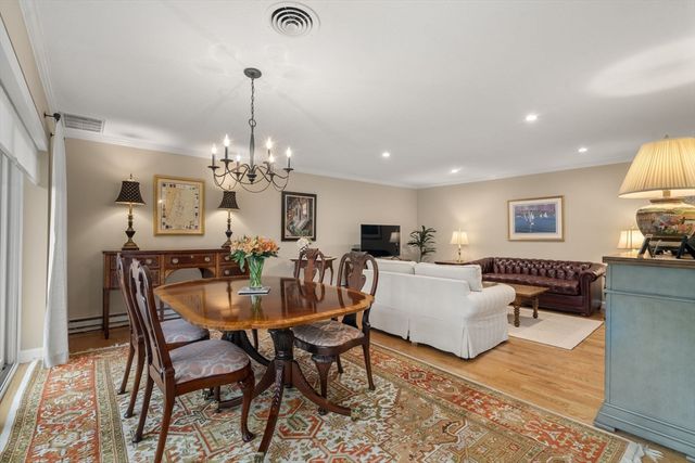 1206 Greendale Ave 214, Needham, MA 02492