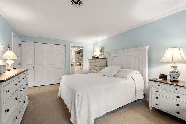 1206 Greendale Ave 214, Needham, MA 02492