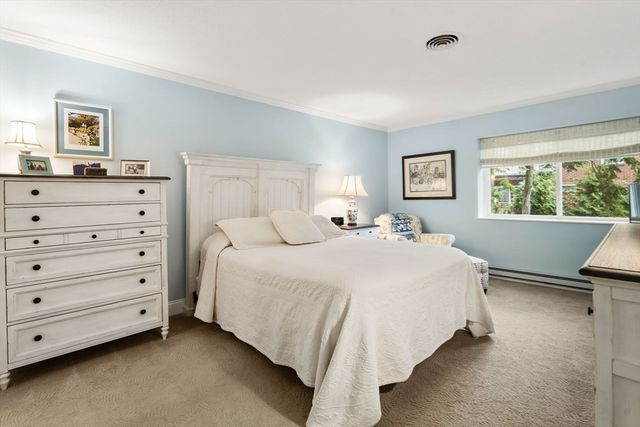 1206 Greendale Ave 214, Needham, MA 02492